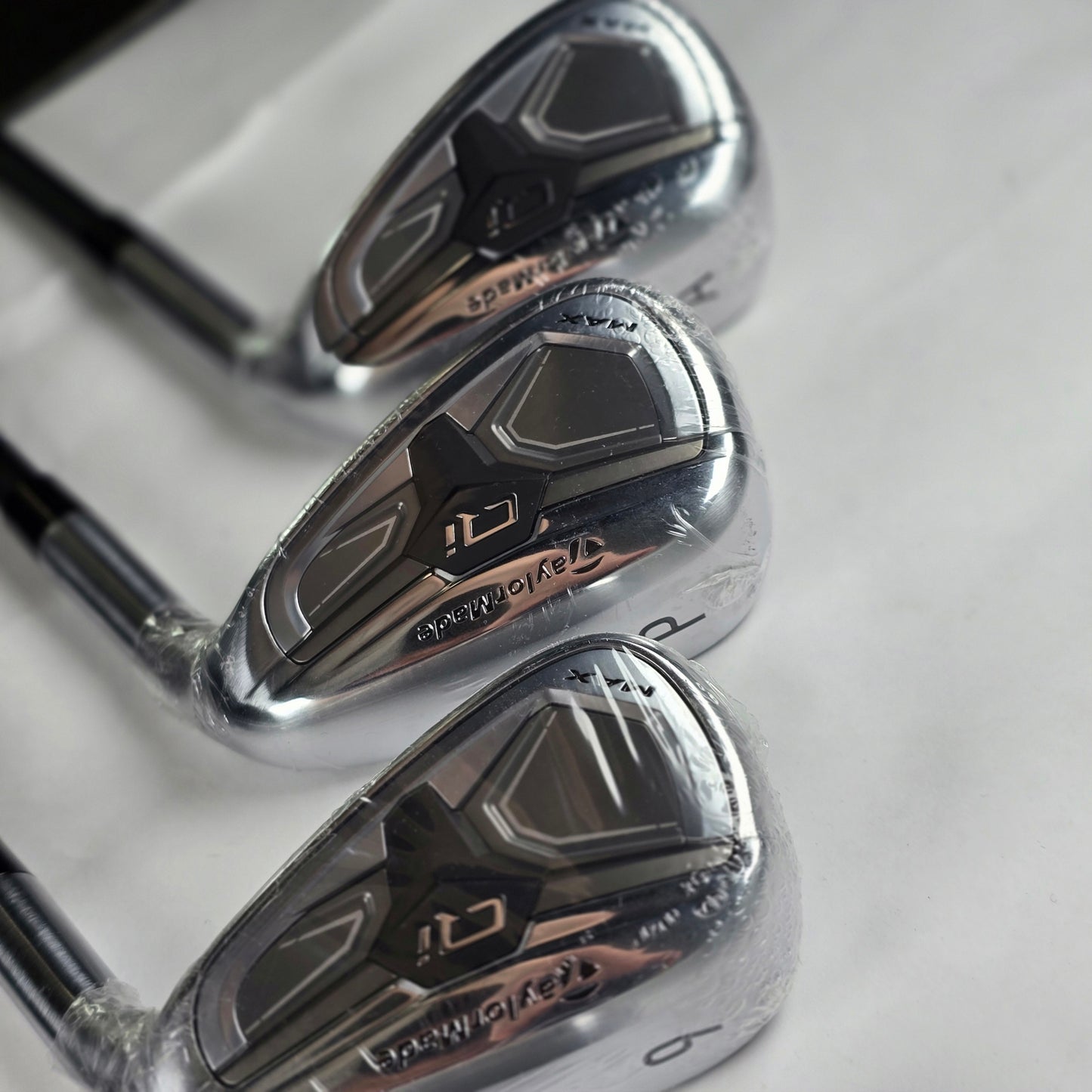 Taylormade Qi Max Irons 5-PW REAX 65 R Black Graphite Shaft