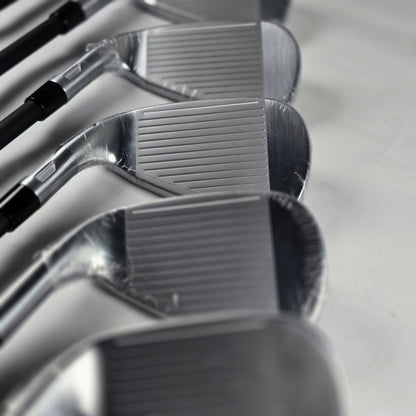 Taylormade Qi Max Irons 5-PW REAX 65 R Black Graphite Shaft
