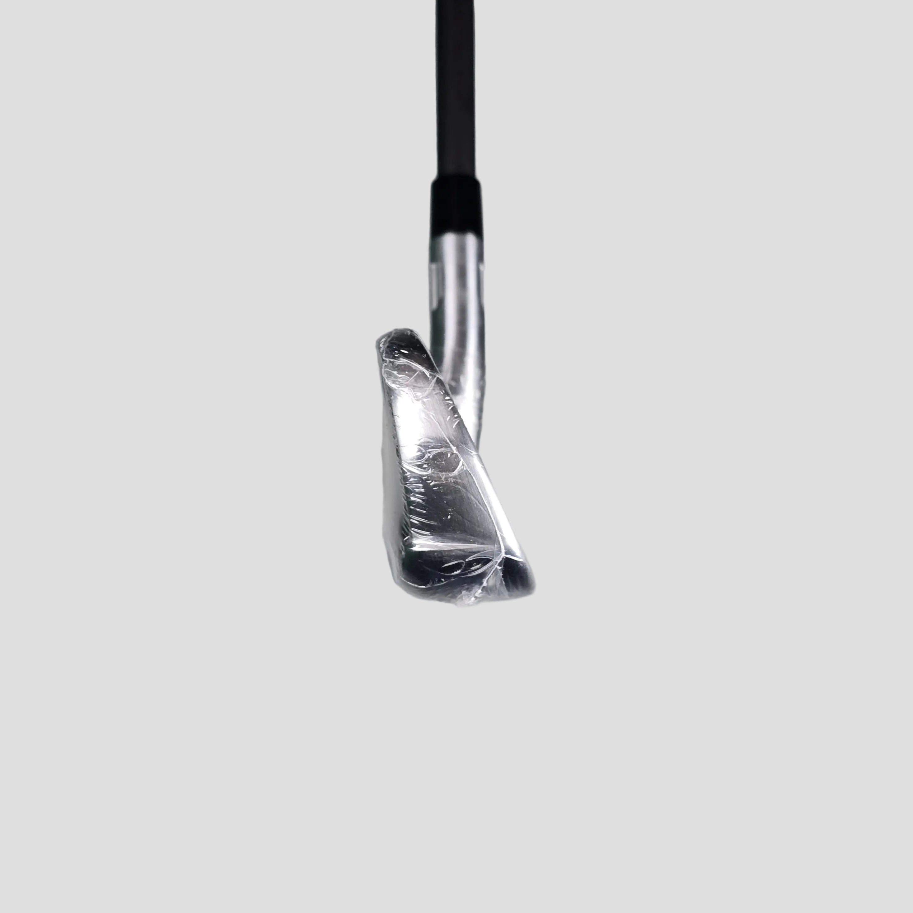 Taylormade Qi Max Irons 5-PW REAX White 65R Graphite Shaft