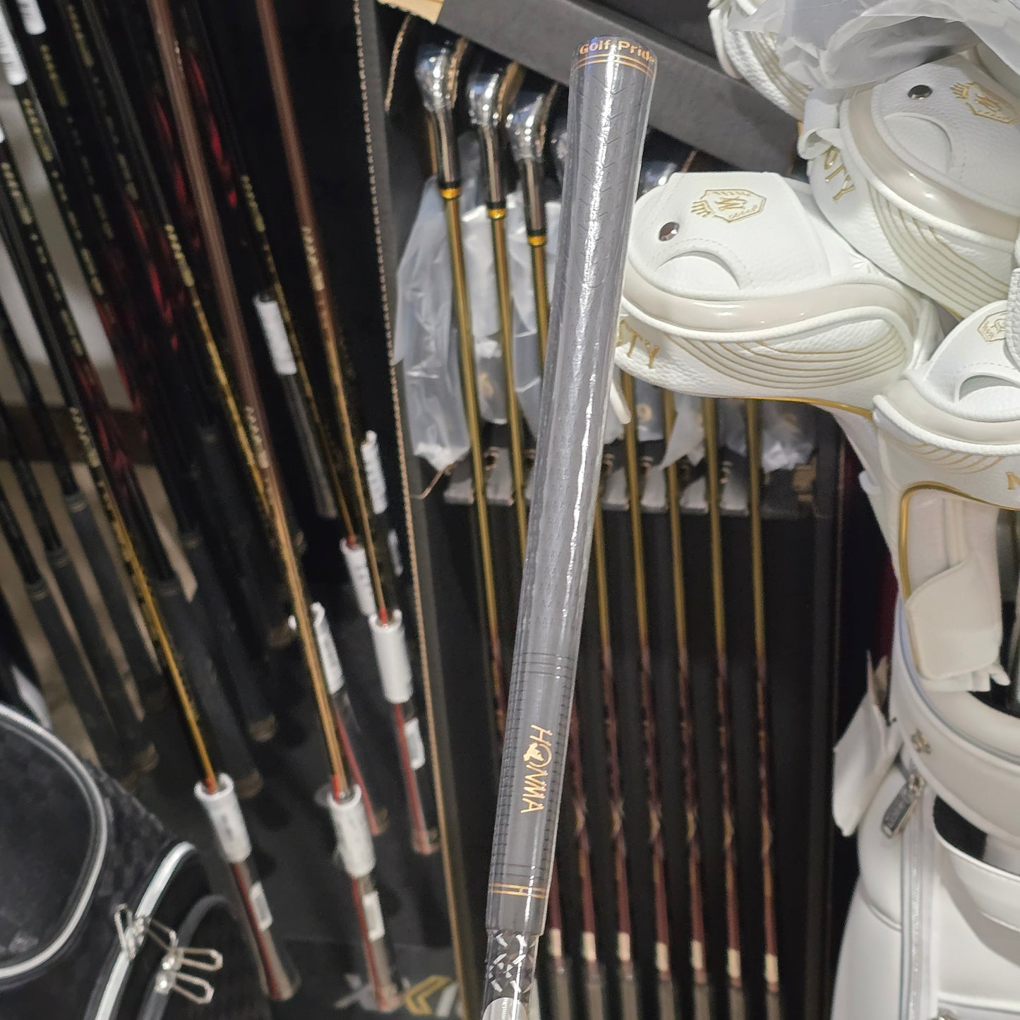 Honma Ladies Beres 09 Black Ladies Hybrids ARMRQ FX L