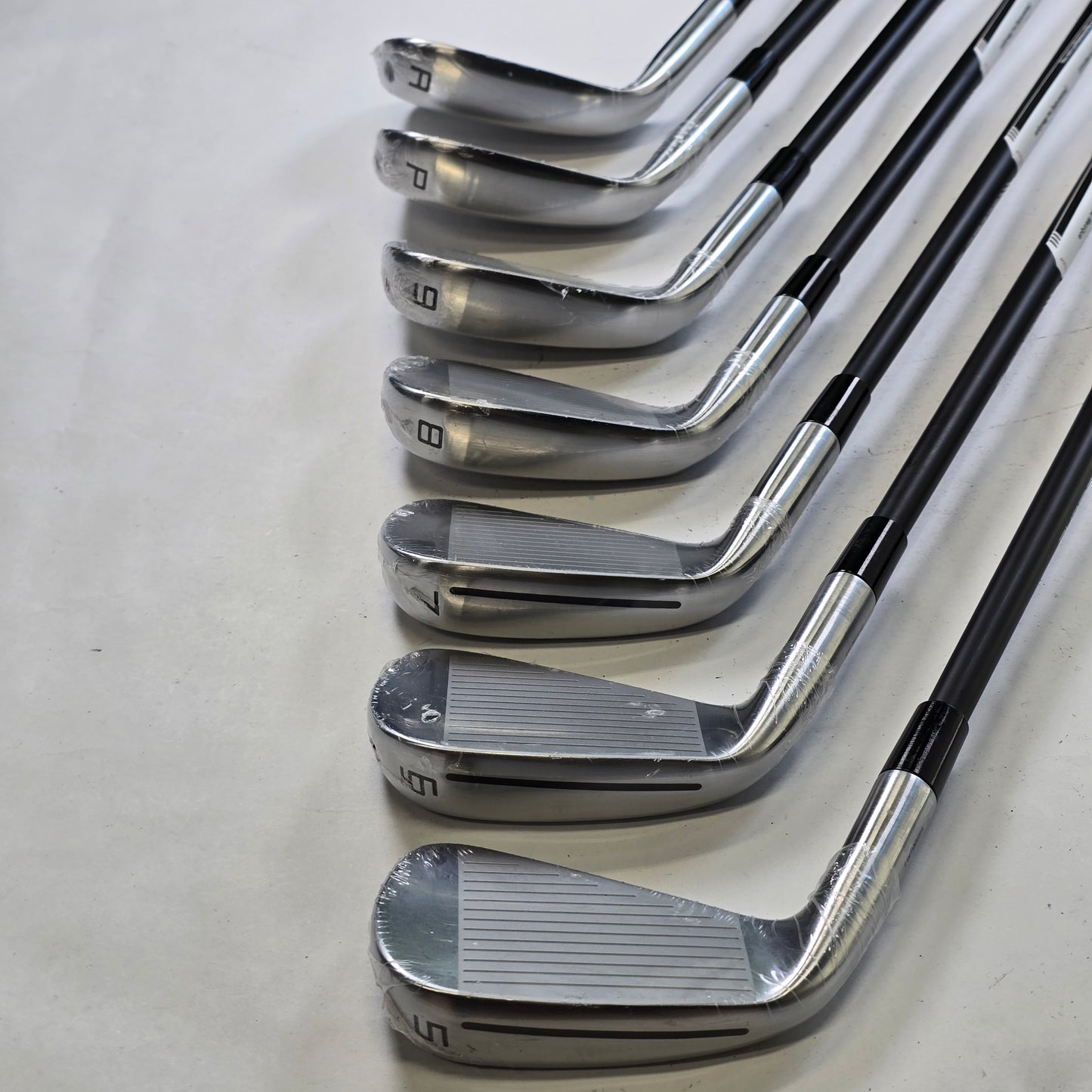 (Custom) TaylorMade P790 (5-9,P,A) 7pcs Iron Set Velocore Fujikura Axiom 105 S Stiff