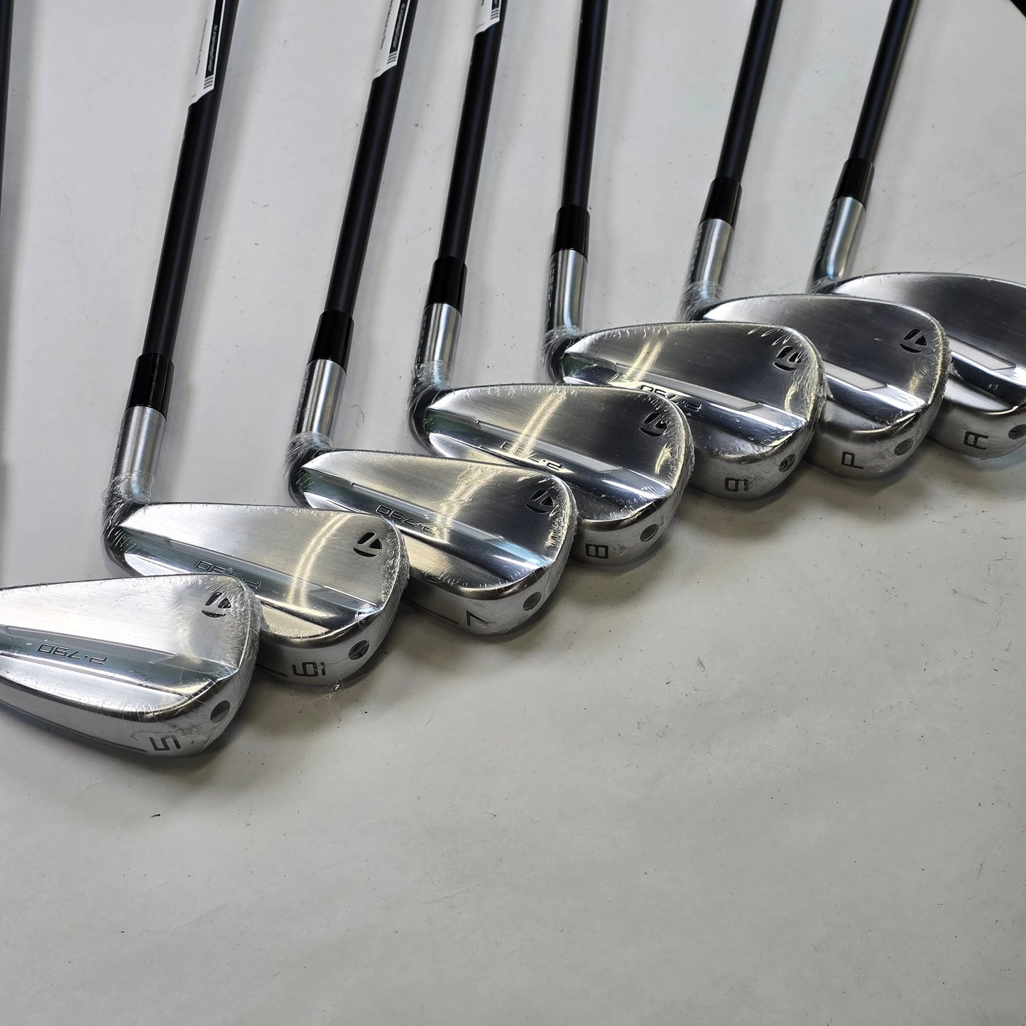 (Custom) TaylorMade P790 (5-9,P,A) 7pcs Iron Set Velocore Fujikura Axiom 105 S Stiff